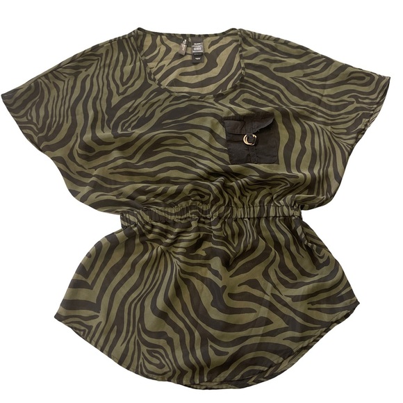 Bisou‎ Bisou Green Dolman Sleeve Blouse - Picture 1 of 2